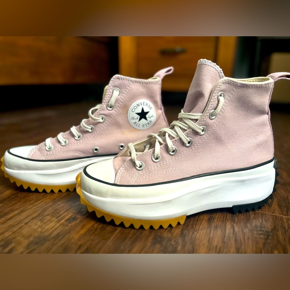 Converse Women's Light Pink Platform Sneakers